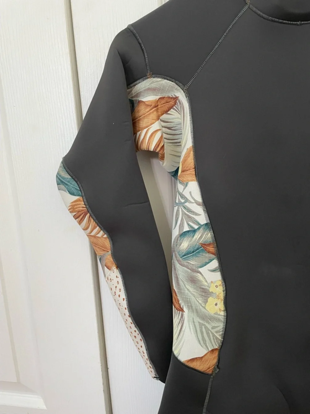 Rip Curl Black Shorty Wetsuit with Subtle Print Trim